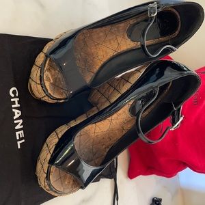 Chanel wedge original size 35 Pat and leather black. Comes with pouch.